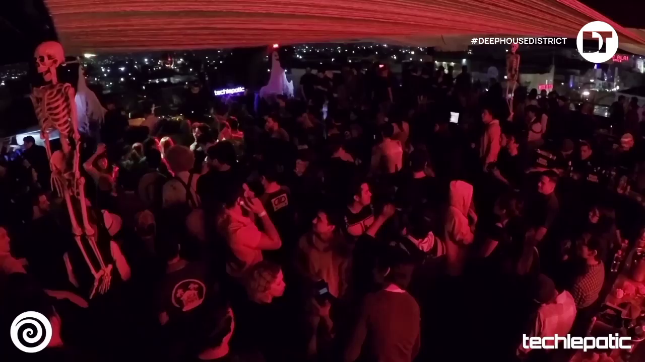 Watch DanceTV Deep House District